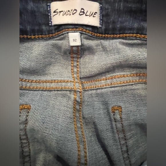 Classic Blue Skinny Jeans with Sleek Fit - Picture 3 of 3